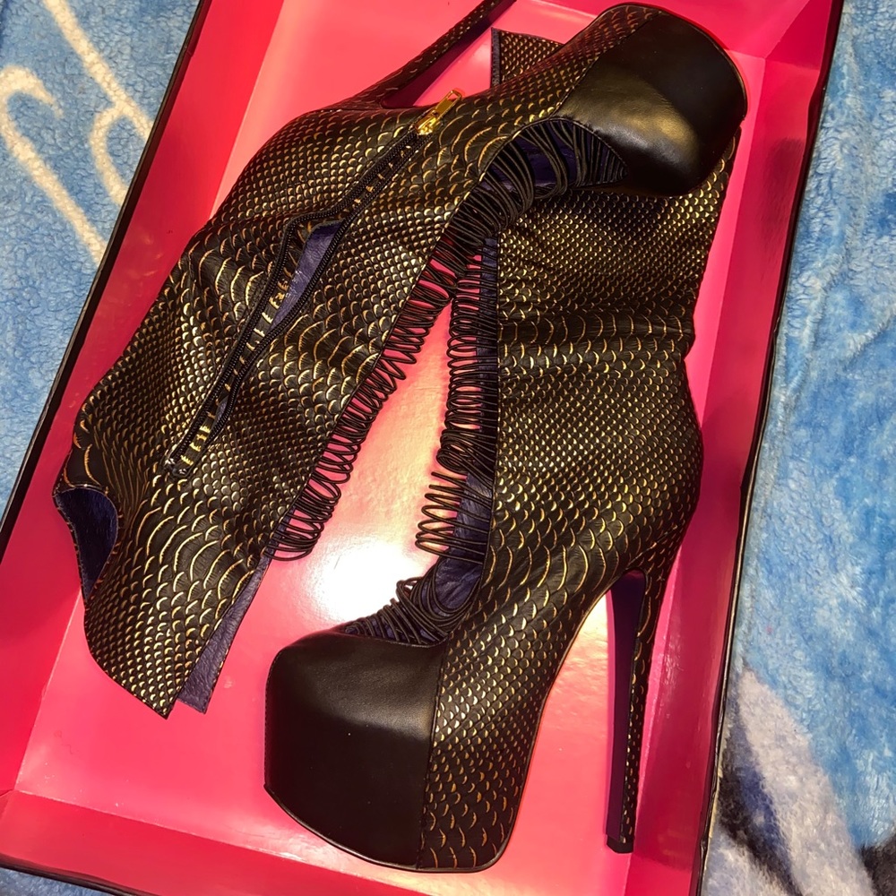 Mid calf pumps